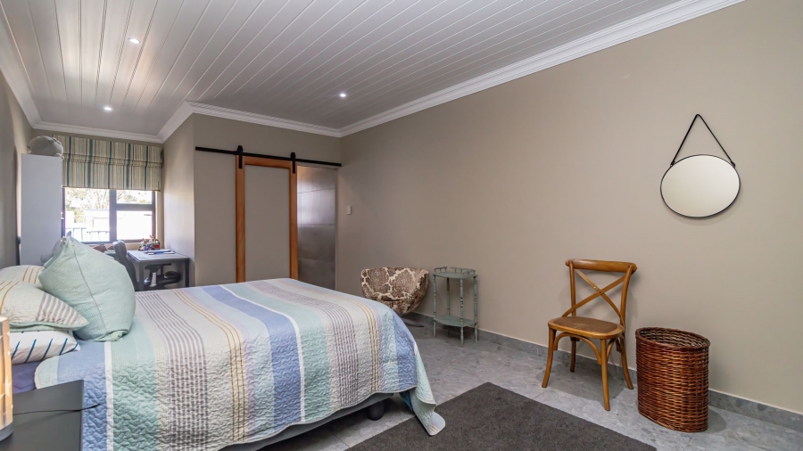 6 Bedroom Property for Sale in Heatherlands Western Cape